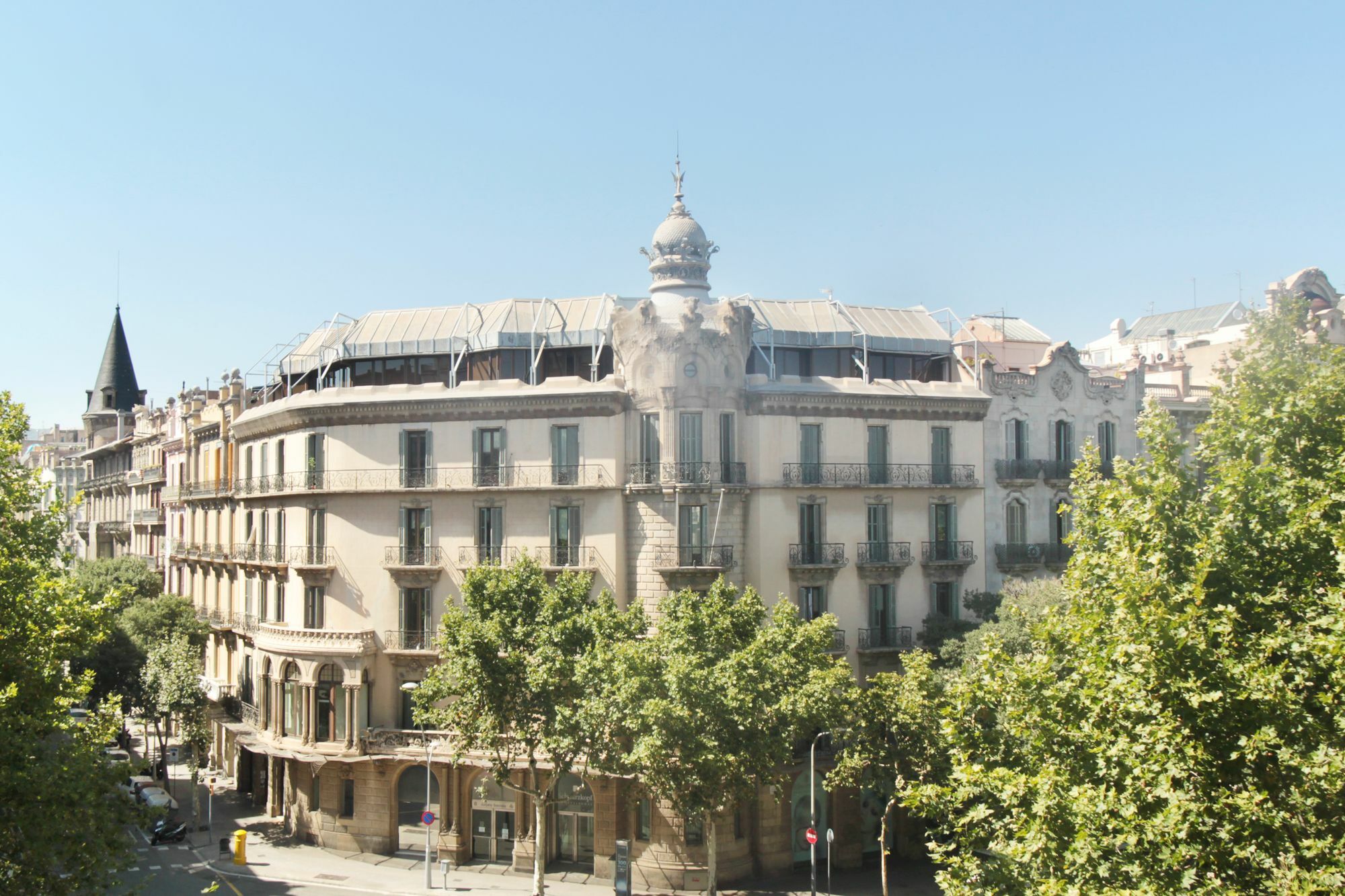 Hotel Som Nit Triomf Barcelona Exterior foto